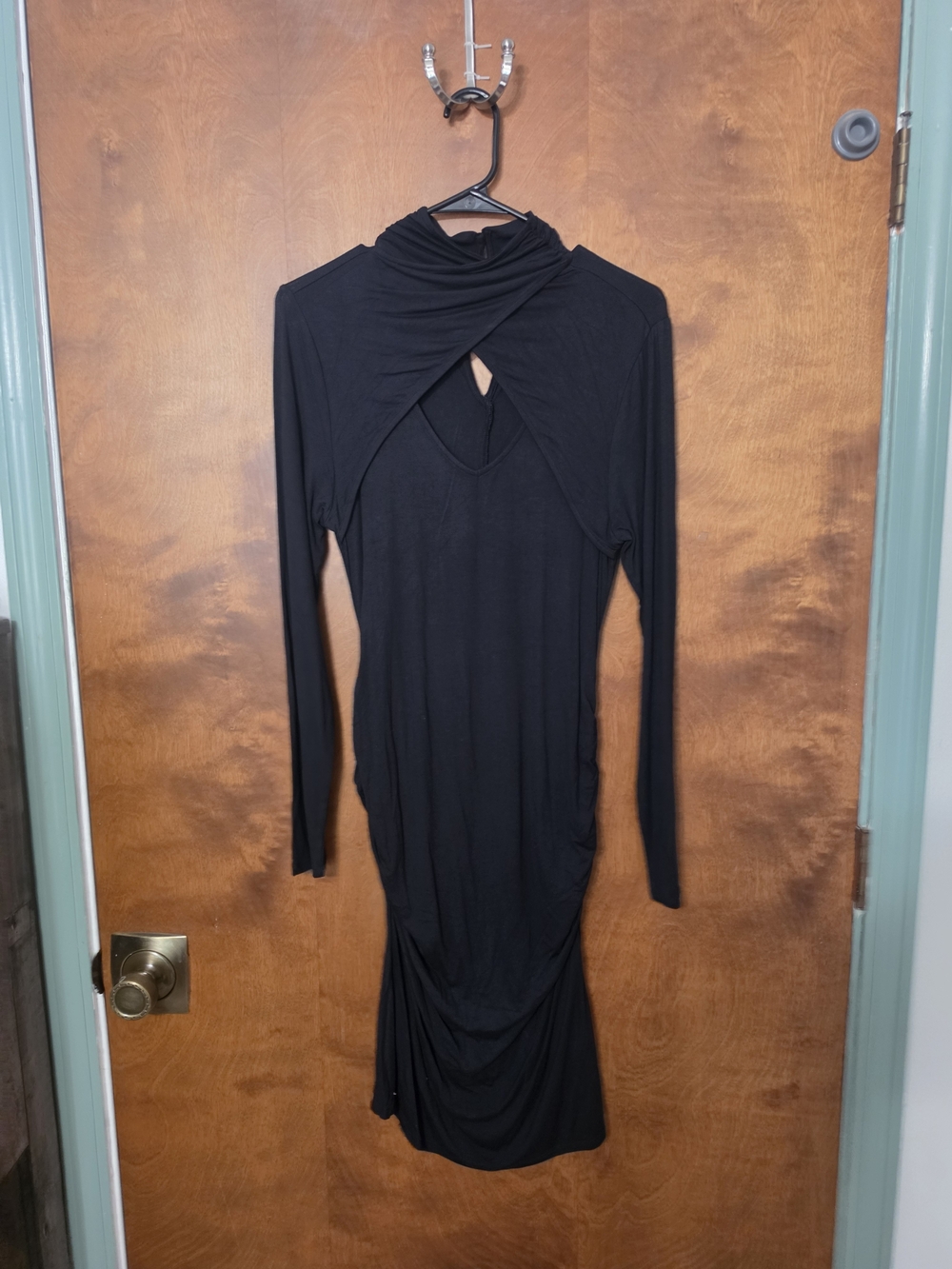 VENUS Black Long-Sleeve Twist-Detail Midi Dress